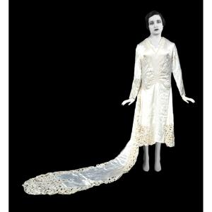 Wedding Dress And Its Train In Openwork Satin 1920s Period, Roaring Twenties Costume, Lace