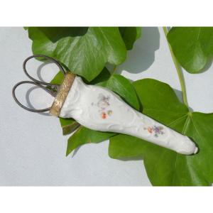 Meissen Saxon Porcelain Scissor Case, 18th Century Sewing Item