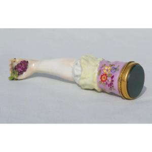 Meissen Style Polychrome Porcelain Perfume Case, 18th Century, Object Of Virtue, Scent, Arm