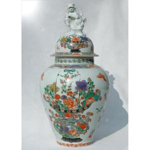 19th Century Asian Famille Verte Porcelain Covered Pot, China / Asia, Vase, Butterfly