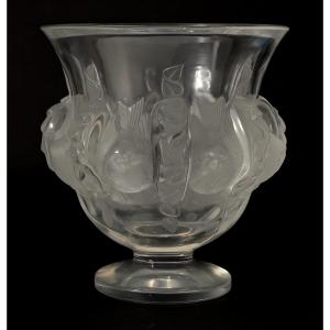 Crystal Vase, Marc Lalique, Bird Decoration, Dampierre, 1948, Art Deco Sparrows