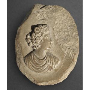Large Cameo In Lava Stone, Antique Profile, Souvenir Of The Grand Tour, 19th-century Curiosities