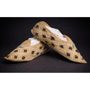 Pair Of Sultan-style Shoes/mules, Empire Period, Late 18th Century Footwear, Embroidery 