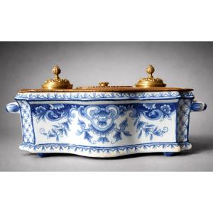 19th Century Desvres Faience Desk Inkwell With Gilt Bronze, Shades Of Blue, 18th Century Delft Style