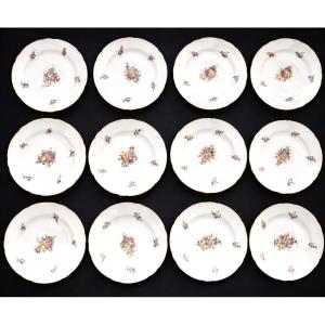 Set Of 12 Paris Porcelain Plates, Napoleon III Period, 19th Century, Flower Bouquets