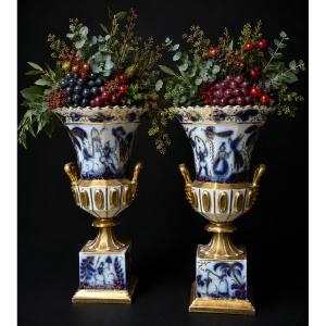Pair Of Medicis Vases Porcelaine De Paris , Chinoisant , Asie Vers 1830 , Troubadour XIXe