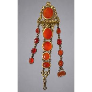 Châtelaine Jewel In Pomponne And Cornelian, Directoire Period, 18th Century