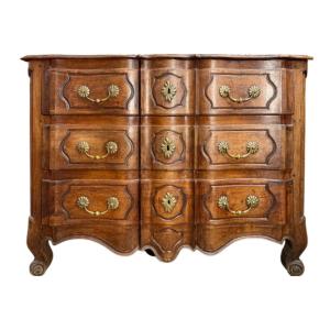 Louis XV Period Crossbow-shaped Molded Walnut Chest Of Drawers