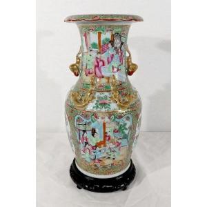 Canton Porcelain Vase On Wooden Base, China - Nineteenth