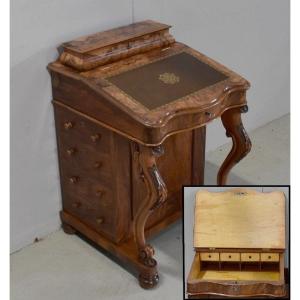 Davenport Desk In Walnut, England Origin - Mid-19th Century