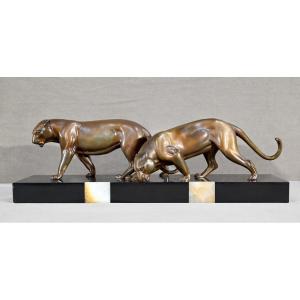 Group Of Lionesses In Regles, Art Deco – 1940