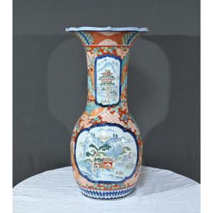 Important Arita Porcelain Vase, Meiji Era, Japan – Late 19th Century