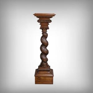 Important Swivel Column In Solid Walnut – 1900