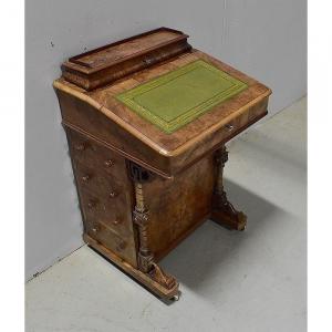 Small Davenport Desk In Walnut, England, Victorian Period - Nineteenth