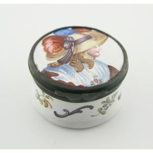 Enamel Snuffbox Or Pill Box Depicting A Portrait Of Samson Paris, 19th Century