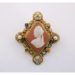 Antique Cameo Brooch In Carnelian Hardstone, 18-carat Gold, Diamonds And Pearls