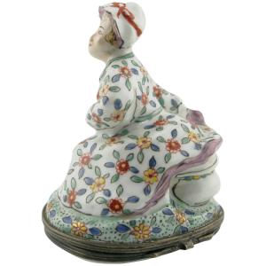 19th Century French Porcelain Chantilly-style Bonbonniere Woman Chamber Pot