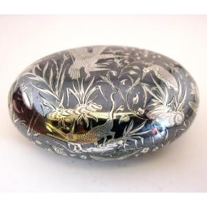 An Antique 19th Century Niello Silver Snuff Box, Unusual Decoration