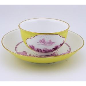 18th-century Meissen Porcelain Yellow Ground Purpurmalerei Tea Bowl And Saucer