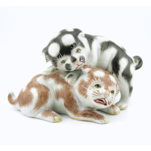 Japanese Meiji Period Kutani Porcelain Chin Dogs/puppies