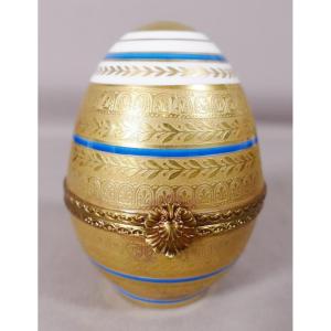 Gold Inlay, Limoges Porcelain Egg Box, Lachaniette, Circa 1990
