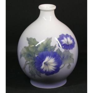 Copenhagen Vase In Enameled Porcelain, Decorated With Flowers In Shades Of Blue, Before 1923