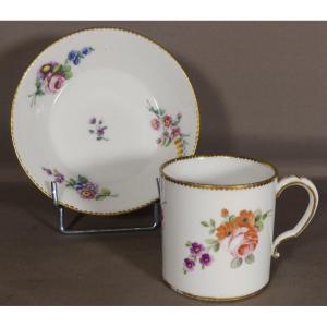 18th Century Sèvres Porcelain Cup With Flower Decor, Cc Mark For 1780