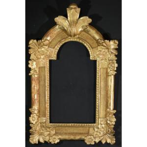 Carved And Gilded Wooden Frame From The Louis XIV Period For A Mirror Or Crucifix, Early 18th Century