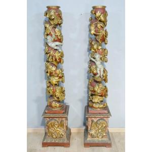 Pair Of Columns With Cherubs And A Vine In Polychrome Carved Wood, 17th Century