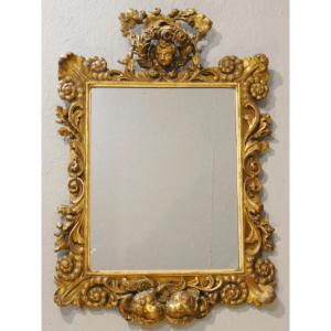 Italian Baroque Mirror With Angels In Gilded Wood, Early 18th Century