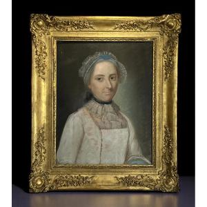 Late 18th Century Pastel Under Glass / French School / Well-framed Portrait Of A Woman