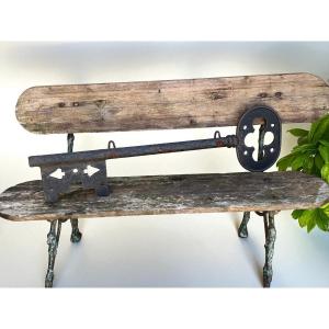 Large Double-sided 18th Century Locksmith Sign In Wrought Iron, 87 Cm Long