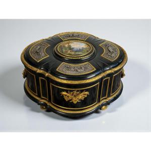 Large Box Signed Alphonse Giroux, Decorated With Hunting Scenes, Napoleon III Period