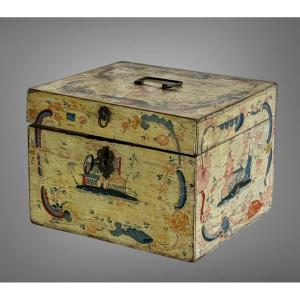 17th Century Decorative Travel Box In Polychrome Painted Wood On A Light Background