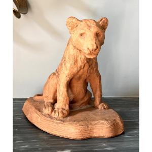 Roger Godchaux, Sitting Lion Cub, Animalier Sculpture In Terracotta By Susse Frères.