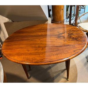 Late 18th Century Mahogany Dining Room Table.