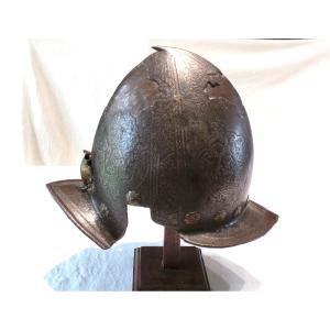 Pointed Burgonet With Flatten Ergot - North Italy - Brescia - 16th Century - Circa 1560