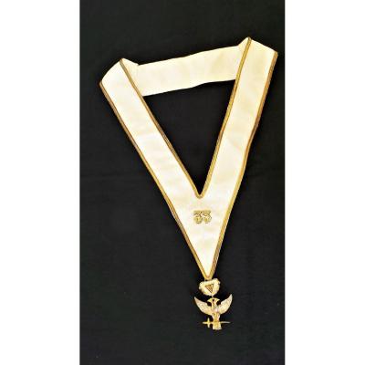 Necklace With Jewelry From 33 ° Degre Ateliers Superieurs.