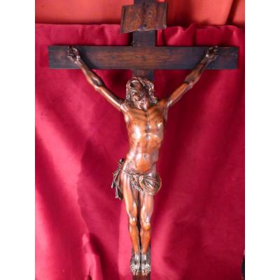Crucifix In Christ Buis XVIII Eme Debut