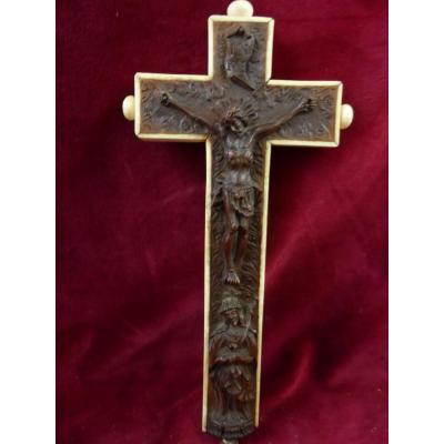 Croix Pectorale Reliquaire Boxwood And Ivory