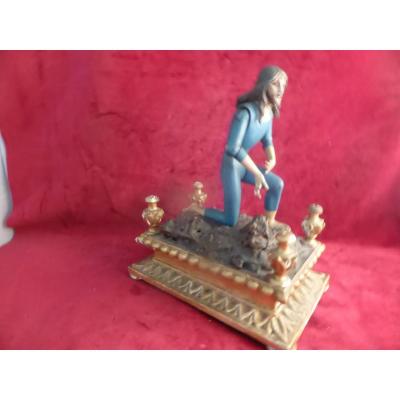 Christ Succeeds On His Tomb