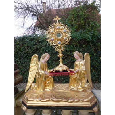 Thabor Angels Kneeling