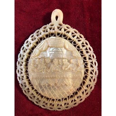 Mother Of Pearl Medallion La Cene