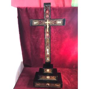 Reliquary Crucifix