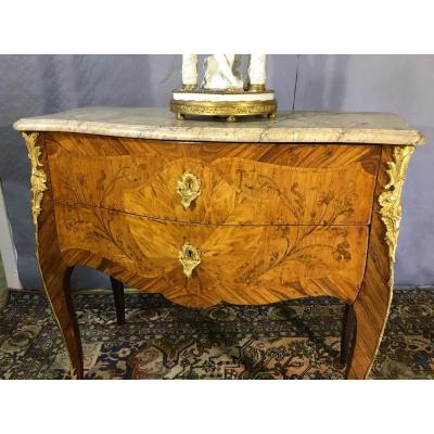 Curved Sauteuse Commode In Facade, Epoque Nineteenth Century