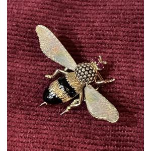 Enamelled Gold Bee Lapel Clip