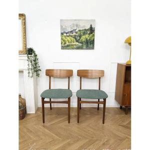 2 Vintage Chairs With Nice Backrest