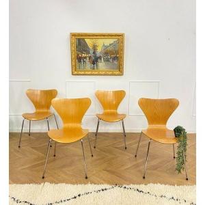 Arne Jabcosen Series 7 Chairs