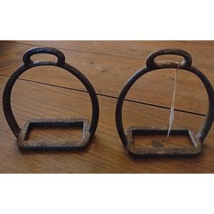 Pair Of Light Cavalry Stirrups From France, Model 1861 Modified In 1868. Period II Empire