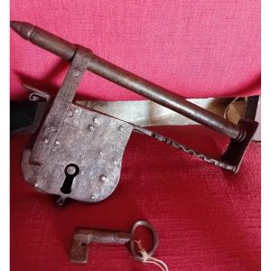 Important Padlock With A Green Lock, France, 17th And 18th Century 